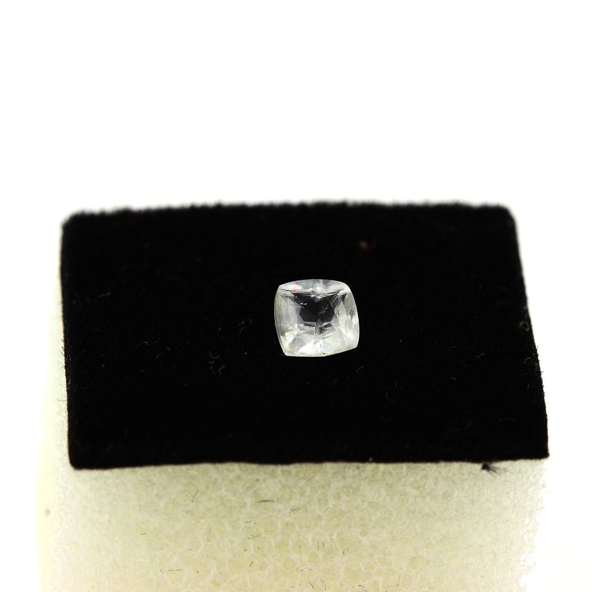 Pierre de magnésite naturelle VS 0.26 cts origine Brésil pour joaillerie de luxe