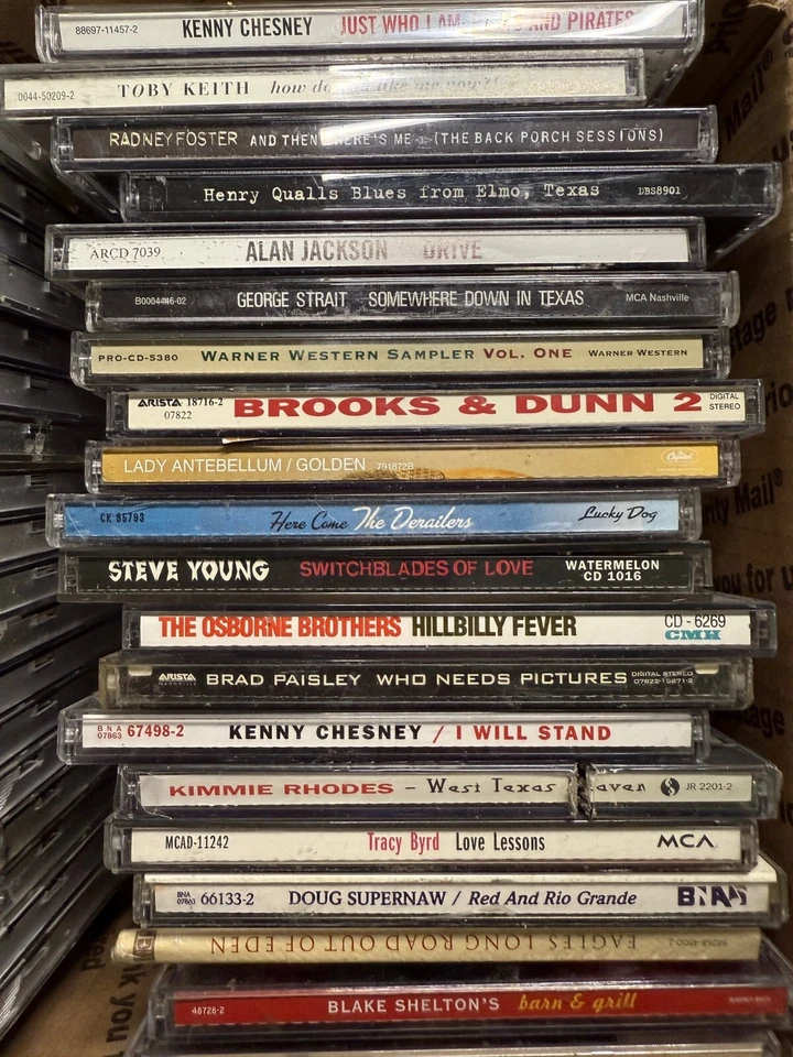 39 Miscellaneous modern country CDs - Garth Brooks, Blake Shelton, Brooks/Dunn.. Foto 2 de 3