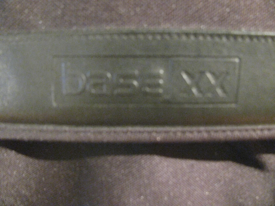 Dicota Base XX Briefcase Messenger Bag All Around Zipper. Cushioned High Quality - Image 2 of 4