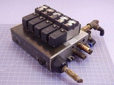 LOT OF 5 SMC NVFS2100-5FZ NVV5FS2-01T1-051--02T-020902CDN SOLENOID VALVES W/ MAN