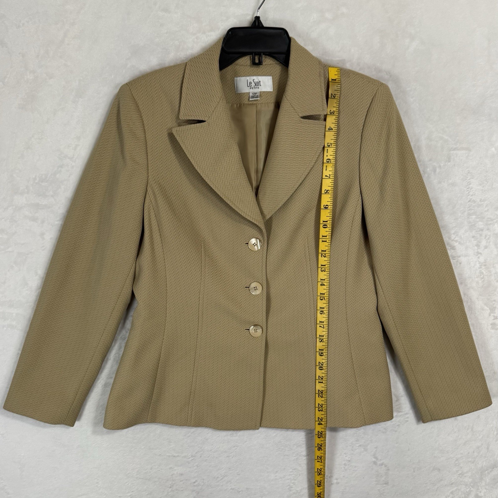 Le Suit 2 Pc Blazer Skirt Suit Set Size 12 P Khaki Tan Peak Lapel Tailored Retro