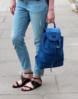 $795 meli melo Thela Large Halo Backpack Top Handle Leather  display picture 1