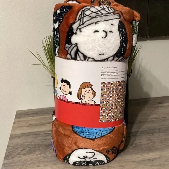 Peanuts Characters Halloween Throw Blanket Orange w/Costume Faces, 50 x 70 NEW - Image 4 of 4