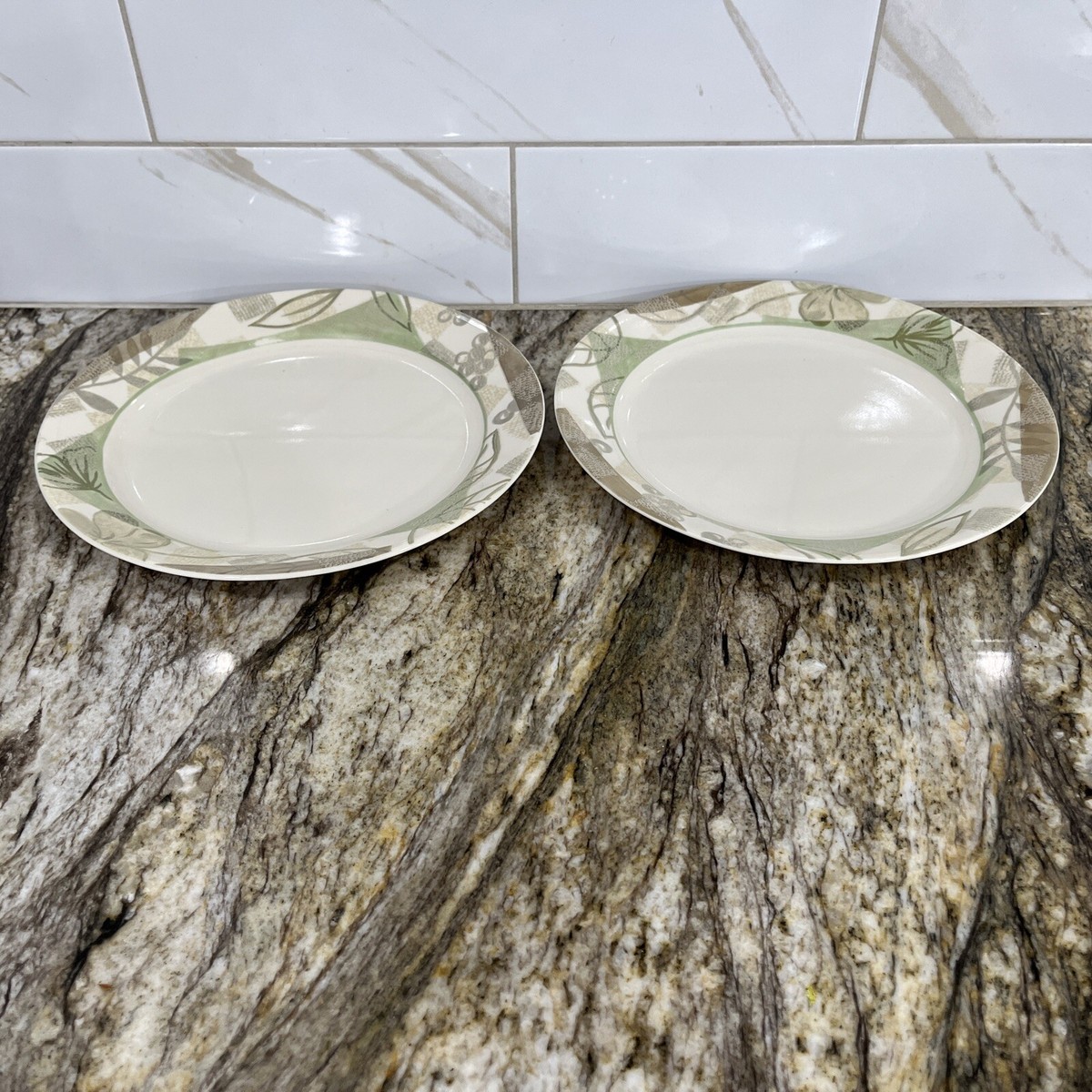 Corelle Textured Leaves Set of Dinner Plates 10-1/4