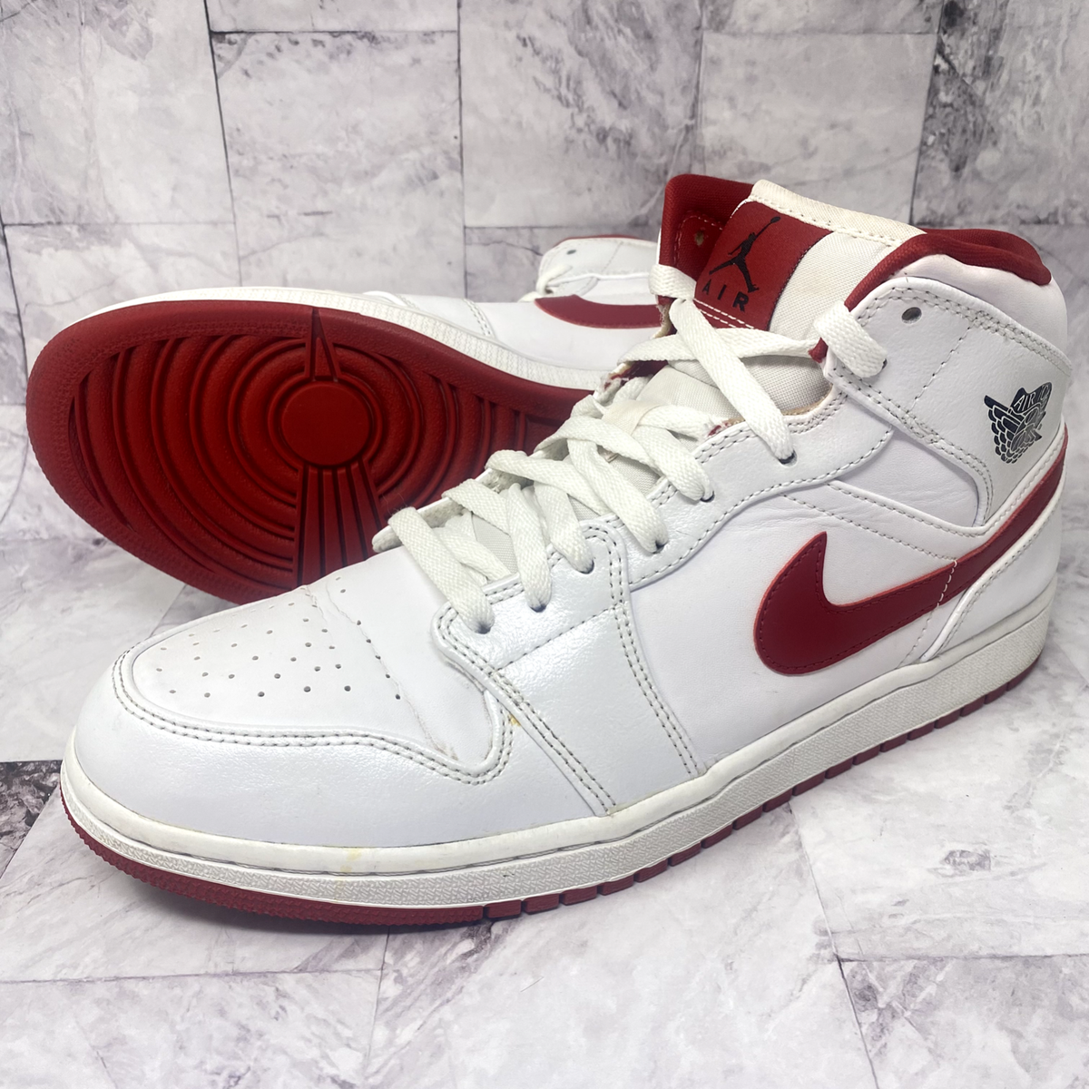Nike Air Jordan 1 Mid White/Gym Red 2014 Basketball Sneakers  display picture 1