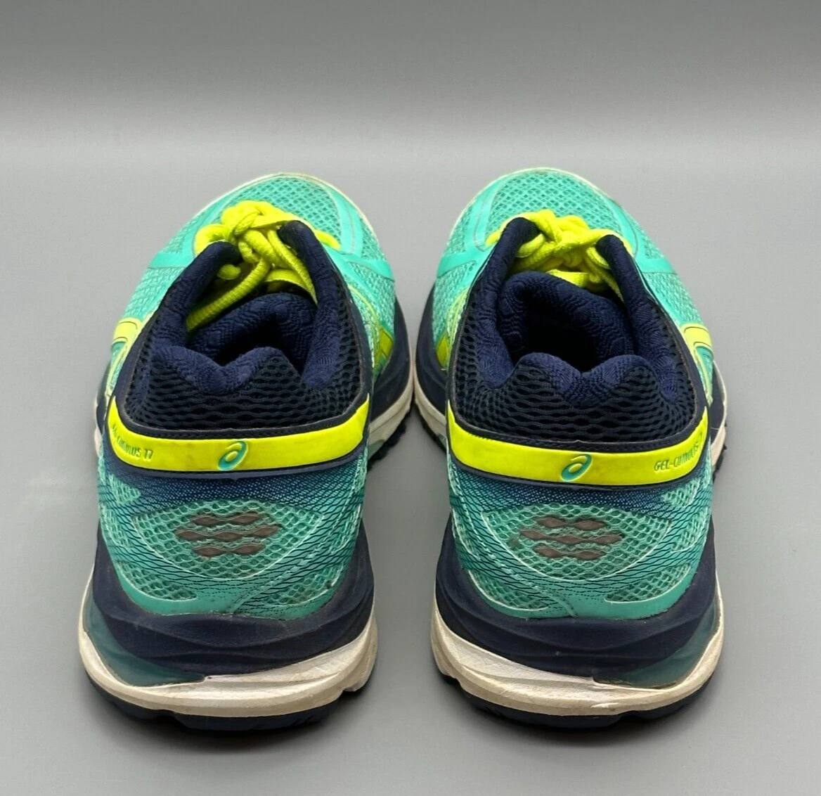 Asics gel cumulus top 17 size 9