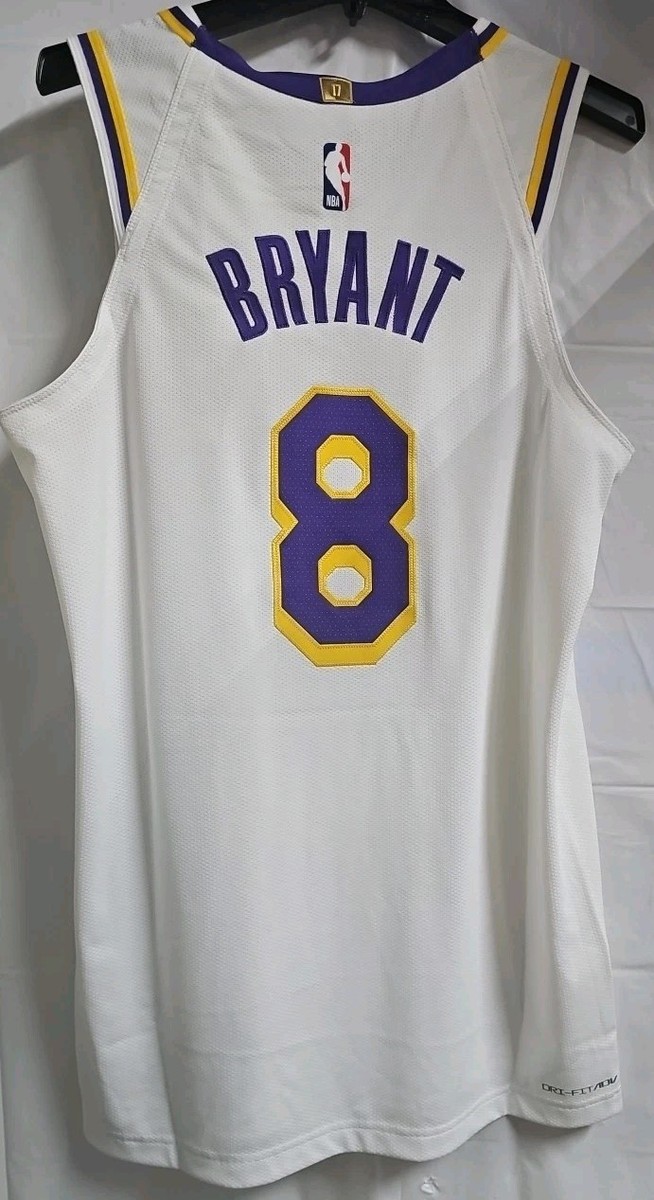 Nike Kobe Bryant #8 Los Angeles Lakers Authentic Jersey DM5911-102