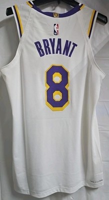 Nike Kobe Bryant #8 Los Angeles Lakers Authentic Jersey DM5911-102