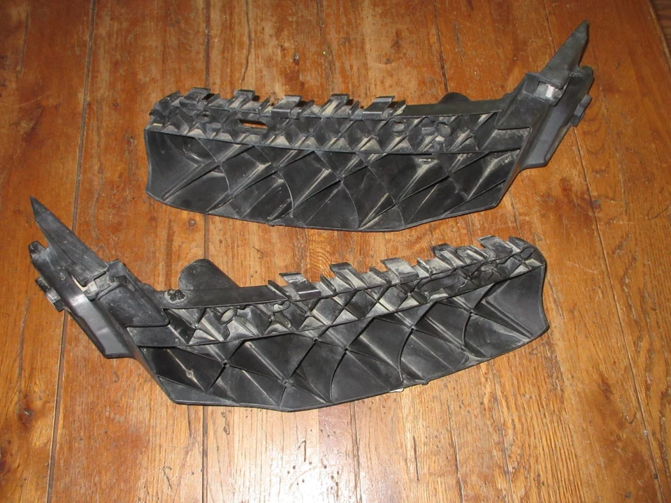 Soportes de parachoques delantero izquierdo y derecho OEM 2014-2020 Dodge Durango Foto 2 de 4