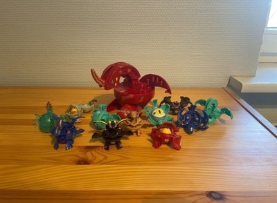 Bakugan Battle Brawlers B2 Serie 2008 - 12 Figuren inkl. Deka Pyrus Dragonoid