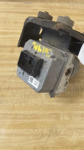 Bomba actuador freno antibloqueo ABS Chevrolet Malibu 2004-2008 Foto 3 de 3