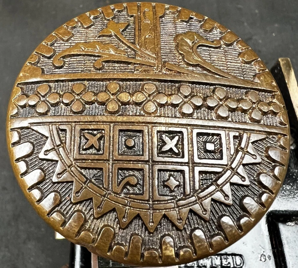 Sargent Arcadian Passage Set Door Knobs, Plates, Lock 1880’s Eastlake Victorian - Image 4 of 4