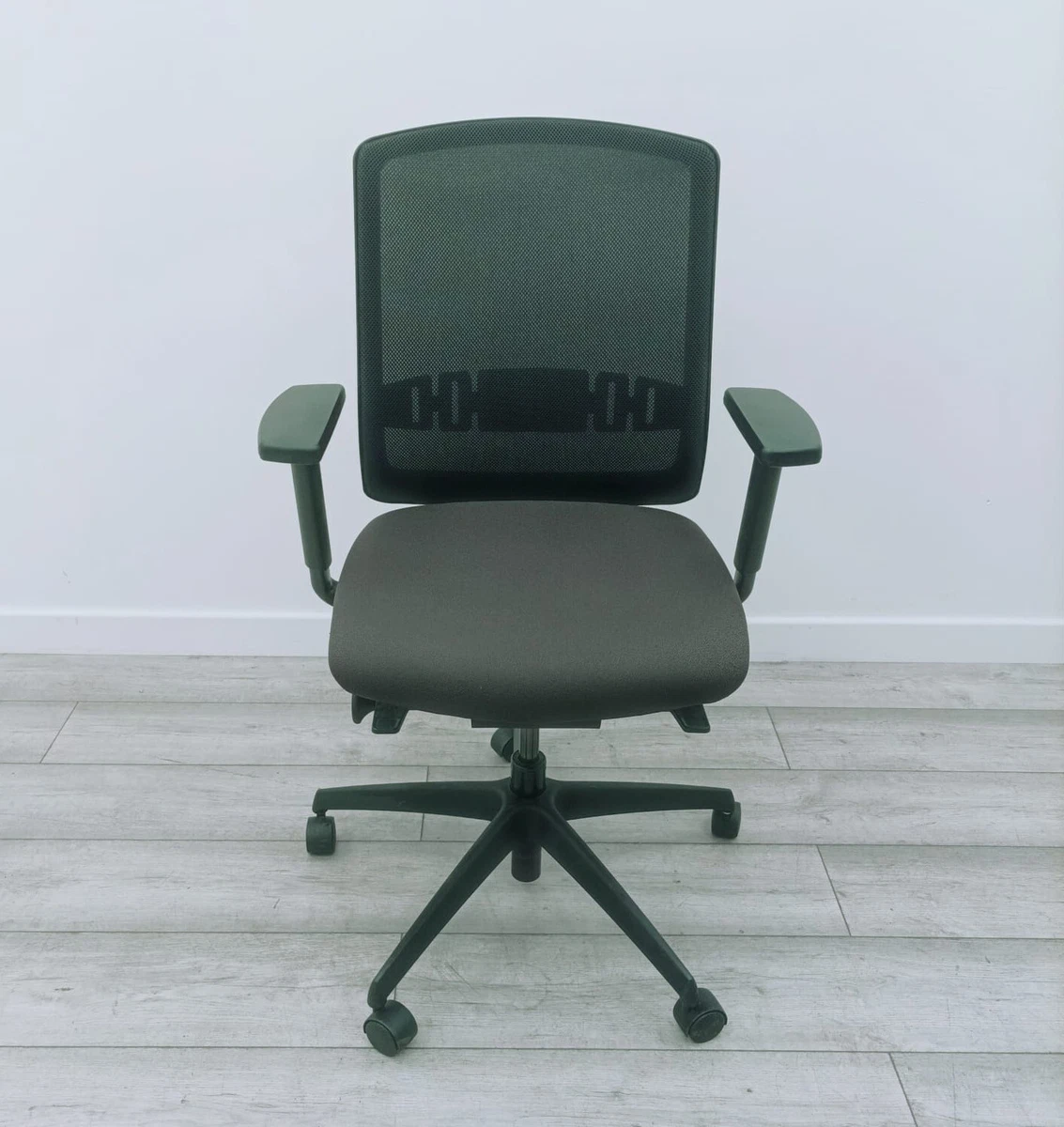 Used desk 2024 chairs with wheels