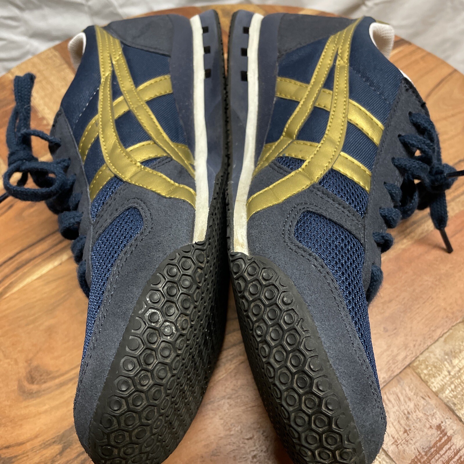 onitsuka tiger serrano black gold