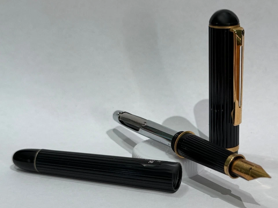 Pluma Estilográfica Pilot Tiger 600 Negra Acanalada y Dorada - Plumín F - Años 70 - Nueva-Antigua-Stock Foto 2 de 4