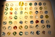 VITRO AGATE MARBLES CATS EYE 6 VEIN CAGE 69PC MIXED LOT PLUS ONE YELLOW SHOOTER
