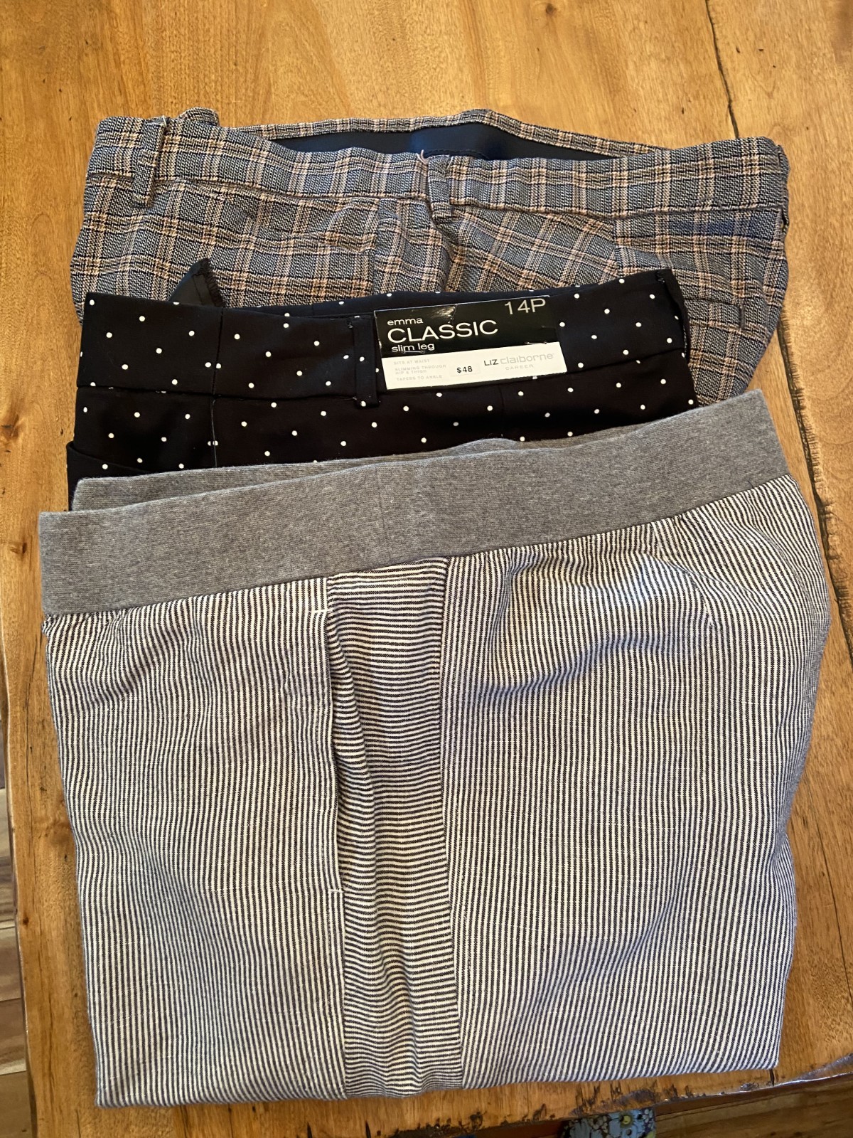Three pair of womens size 14 petite pants       #4