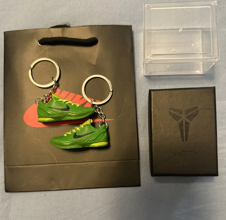 Mini Zapatilla deportiva negra Mamba Kobe 3D llaveros bolsa vitrina y caja de zapatos Foto 3 de 4