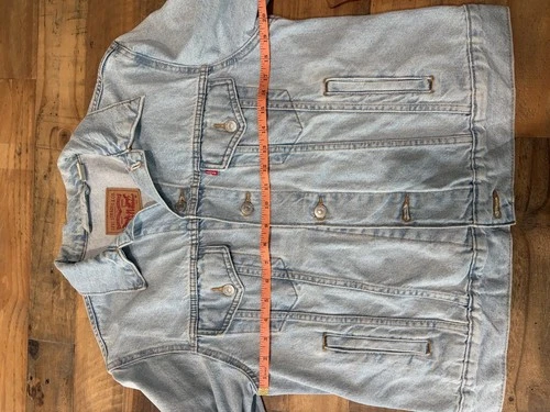 Levi's Denim Trucker Jacket Size Medium Light Wash Blue Jean Coat Red Tab image 4