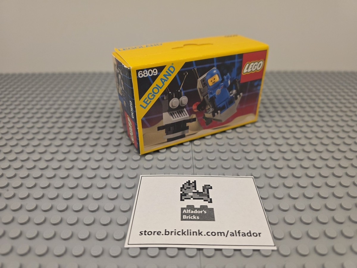 LEGO Space: XT-5 and Droid (6809) for sale online | eBay