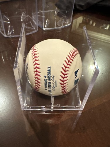 FRANK ROBINSON SIGNED OFFICIAL MAJOR LEAGUE BASEBALL INSCRIBED "HOF 82" - Picture 2 of 3