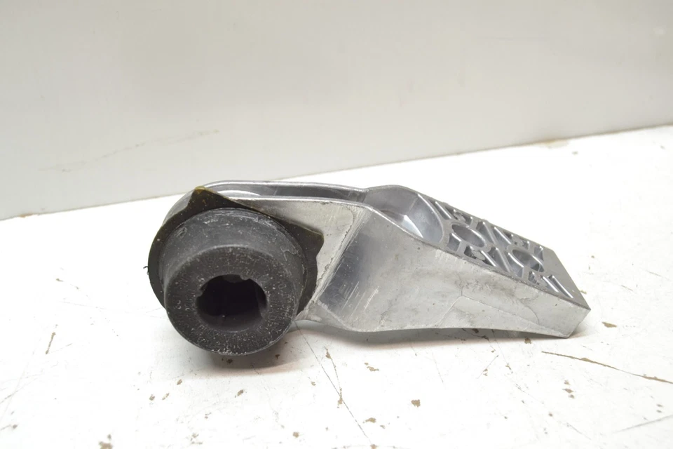 Soporte de suspensión del sistema de escape para Chrysler 200 2015-2017 Chrysler 68210062AA Foto 2 de 4