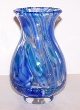 STUNNING ART GLASS BEAUTIFULLY DESIGNED BLUE, WHITE  TURQUOISE 5 1/2" VASE