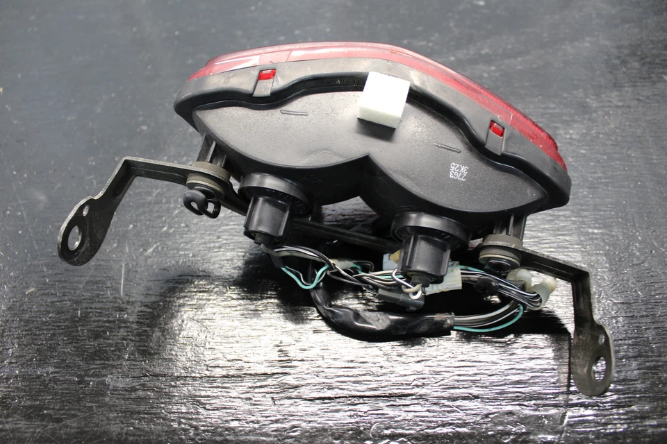 04 05 06 SUZUKI VSTROM DL 650 REAR TAIL TAILLIGHT BACK BRAKE LIGHT 2004 2005  - Image 4 of 4