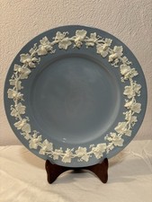Wedgwood Queensware dinner plate in the Cream...