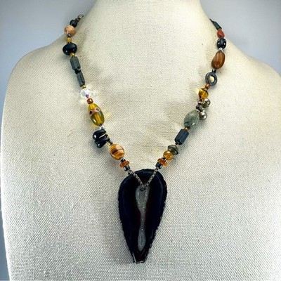 Beautiful Unsigned Agate And Glass Beaded Agate Geode Pendant Statement Necklace
