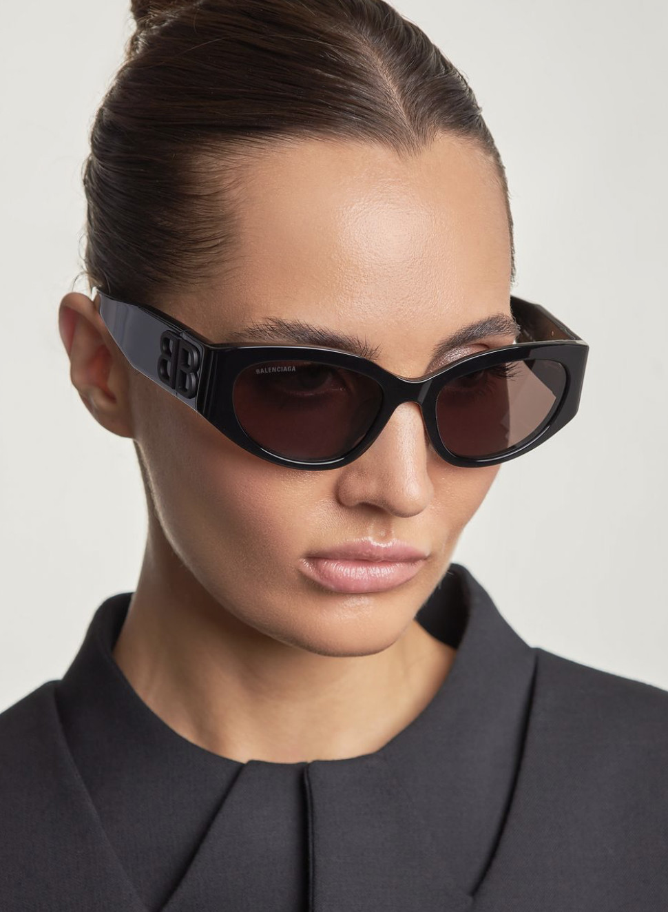 Солнцезащитные очки Balenciaga BB0324SK-001 55 мм