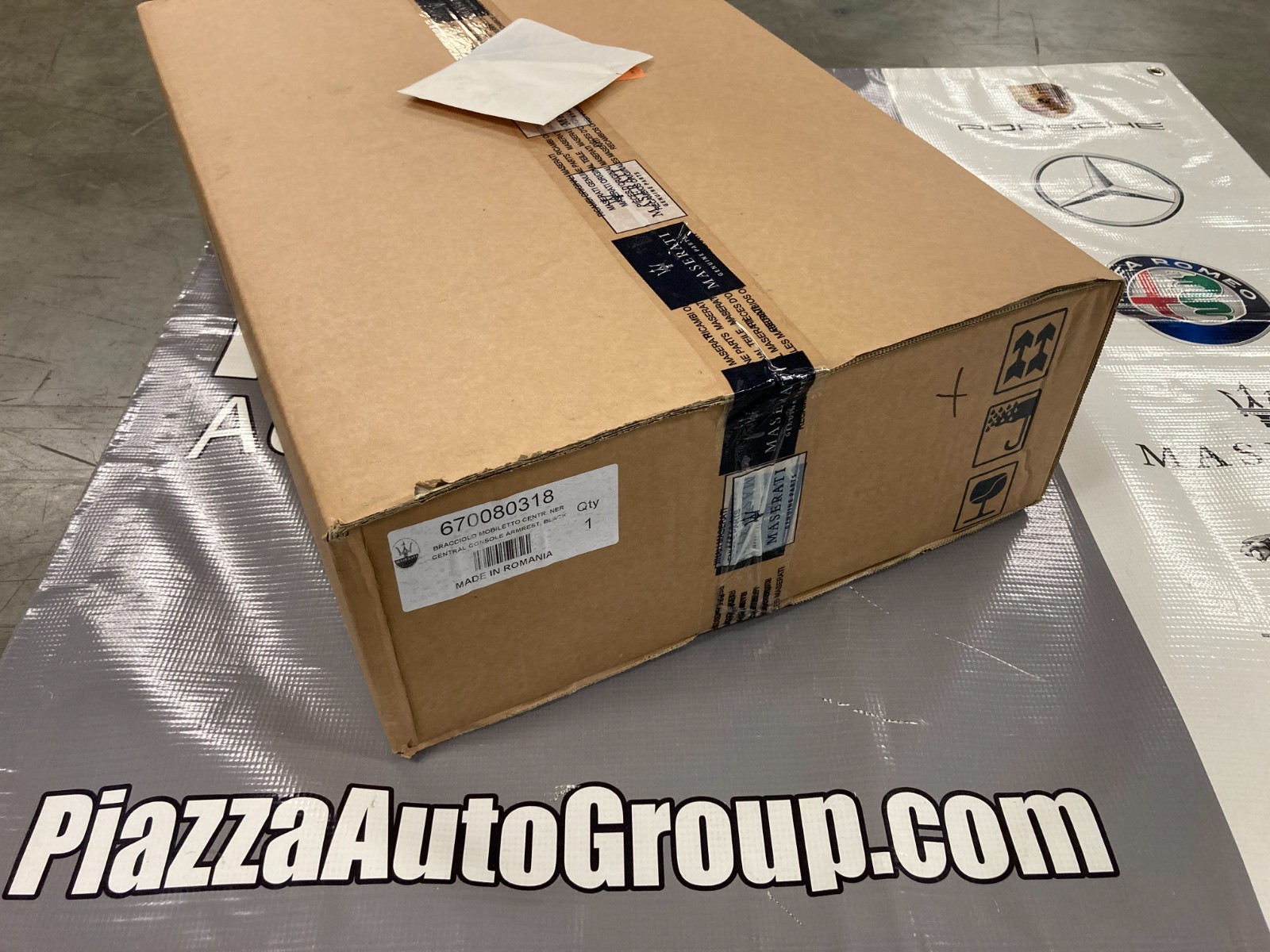 OEM Maserati Center Console Armrest, Ghibli, Quattroporte, 670080318