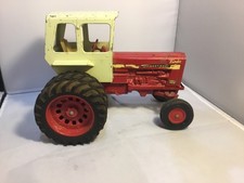 1/16 Original Tractor Small Spindle 1456 International Cab Wide Front End Oddbal