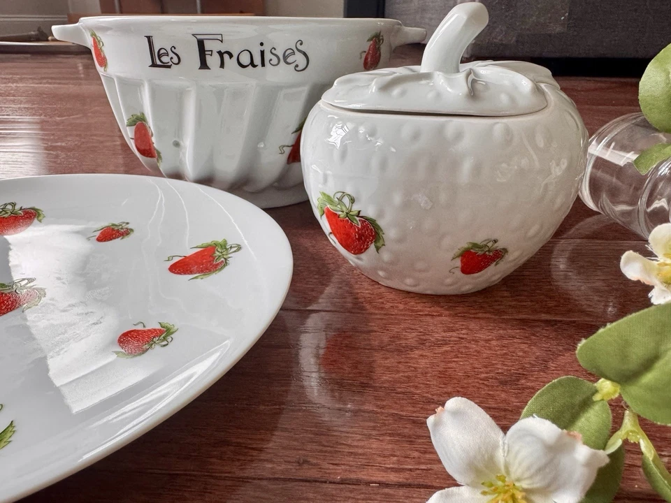 Philippe DESHOULIERES Porcelain Limoges Fruits Strawberry Set Sugar And Colander - Image 3 of 4