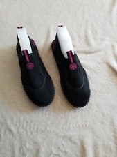 Women's Size 7 KAKA'AKO KASUALS Black Pink Water Shoes. GWSB