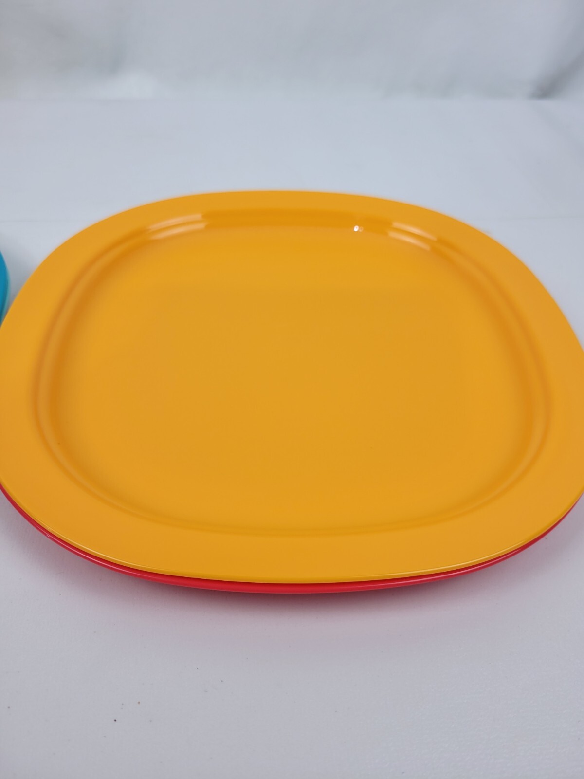 4 Pc Tupperware Microwave Luncheon Plates w/Flat Edge 3398B Multicolor