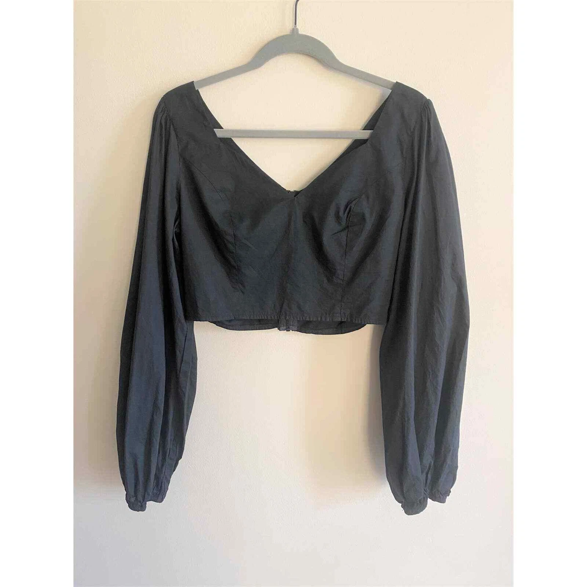 black balloon sleeve crop top