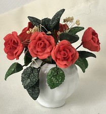 Dolls house resin red roses flowers in porcelain vase 1/12th scale