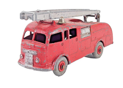 Vintage Dinky Toys 955 Commer Feuerwehr mit ausziehbarer Leiter Modelle ohne Verpackung.