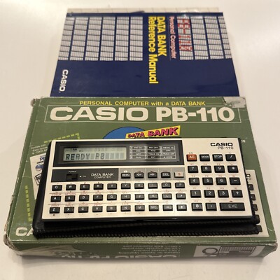Casio PB-110 Personal Computer, originalverpackt mit schwarzem Gehäuse & Anleitungen