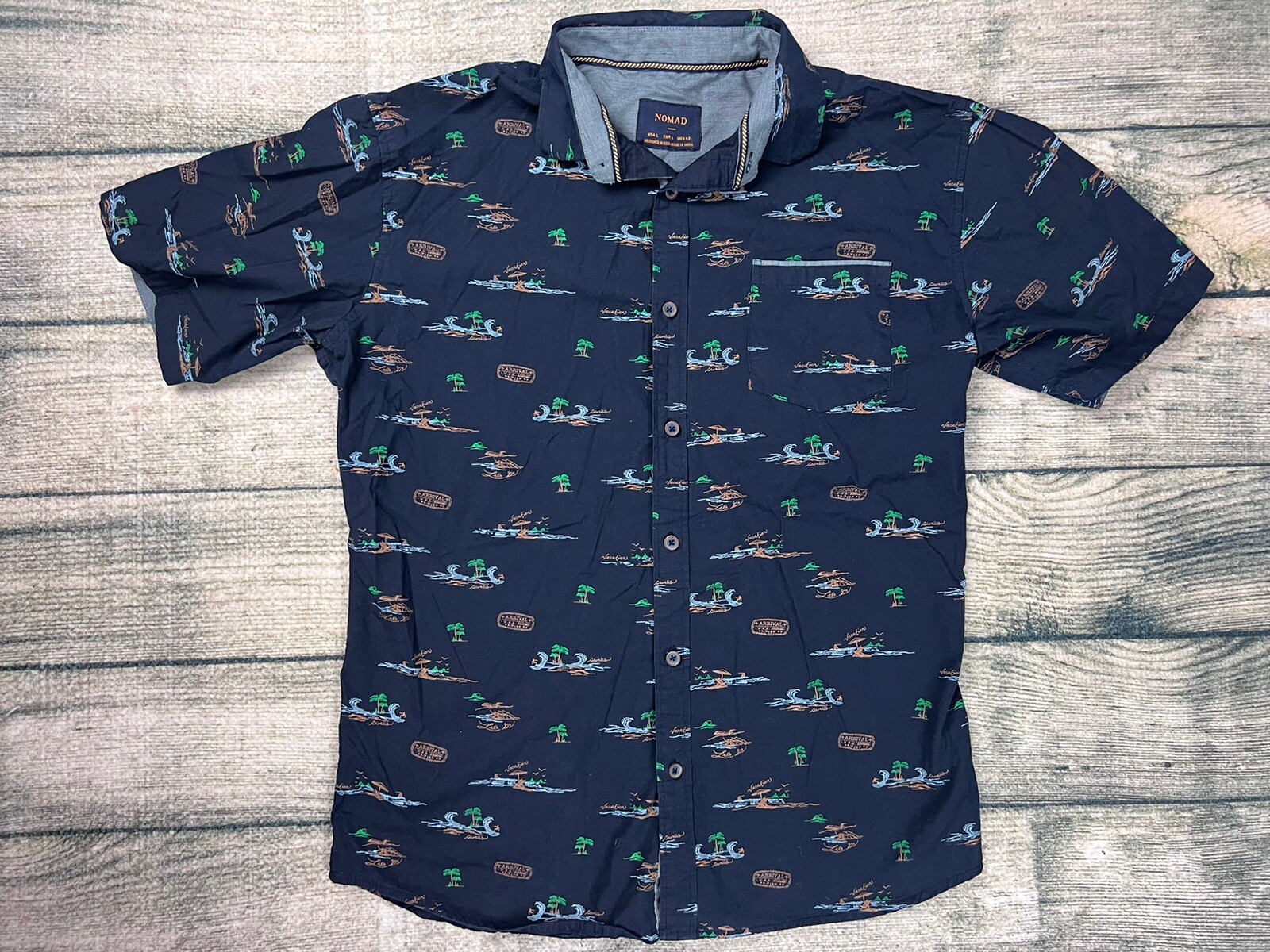 Camisa Nómada Hombres Abotonada Campamento Algodón Puño Abatible Isla Tropical Palmeras Usada en Excelente Condición