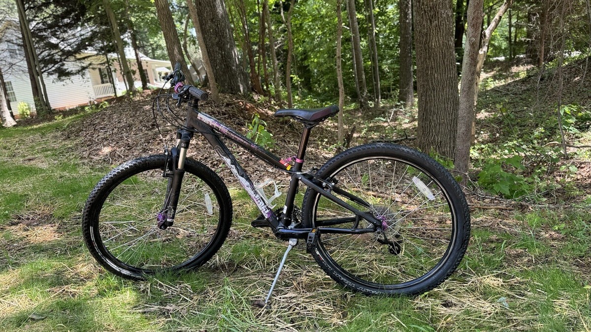 2010 Specialized Hardrock Mountain Bike