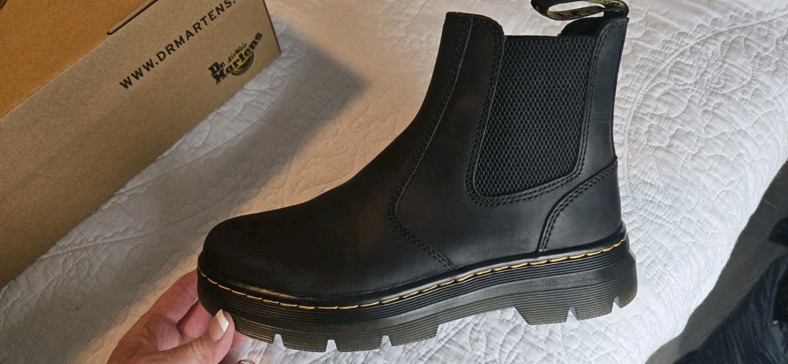 Dr. Martins AirWair Embury Boots Womens Size 8/Mens Size 7 US Black, New In Box