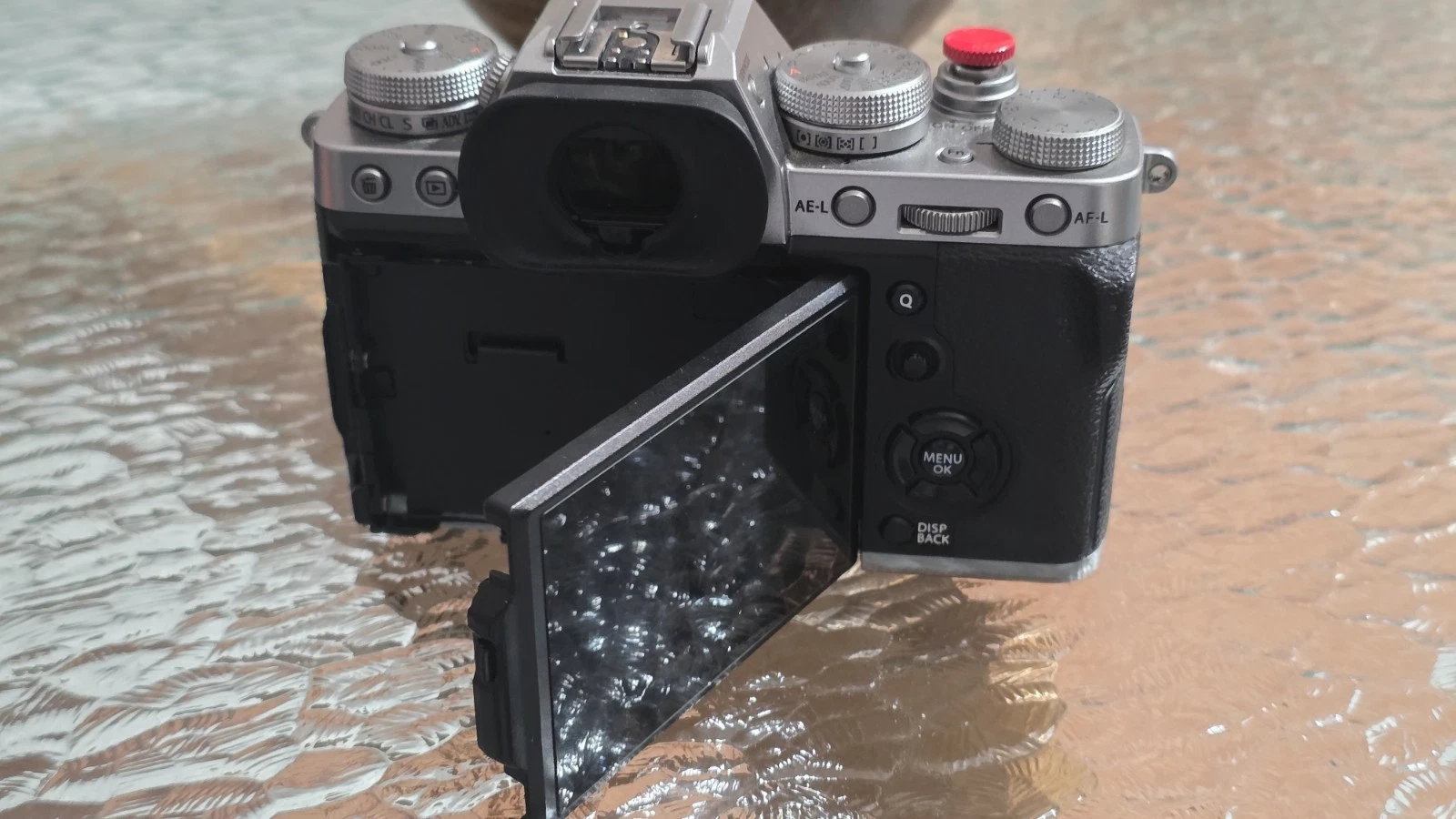 Fujifilm X-T3 26.1MP - Silver - w/ 18-135mm f/3.5-5.6, Flash and Multi ND Filter - product detail image 5