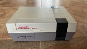 NES-001 Console With 2 Controllers, 1 Game, Zapper, Power Supply, and RF Switch