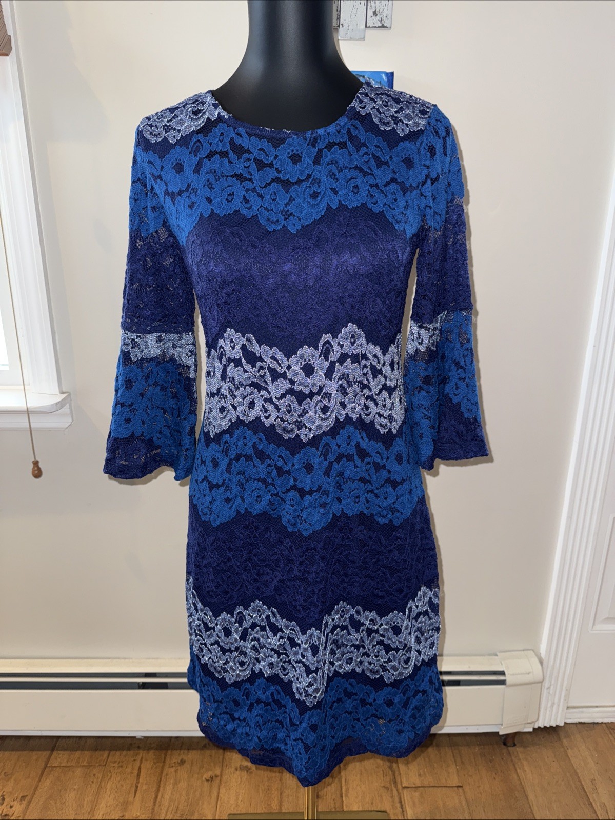 NWOT Isaac Mizrahi Blue Lace Bell Sleeve Dress - XXS