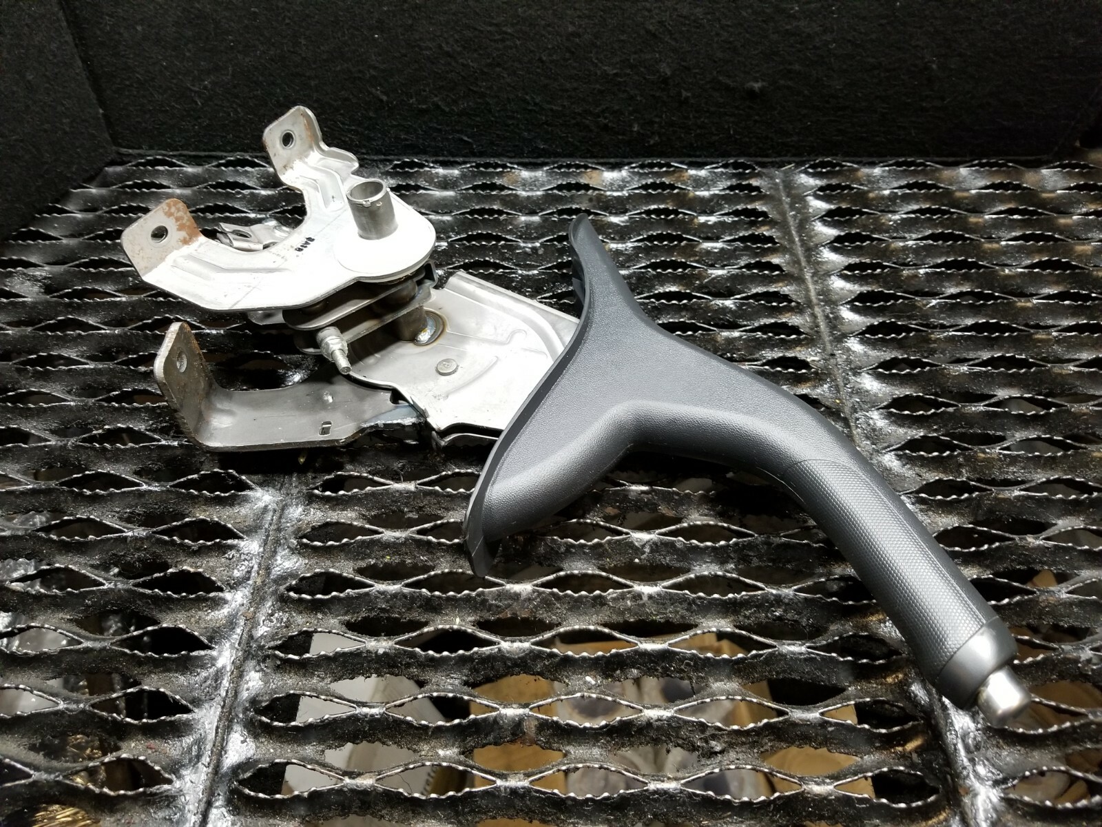 11 12 13 KIA SOUL EMERGENCY PARKING BRAKE HANDLE LEVER OEM eBay