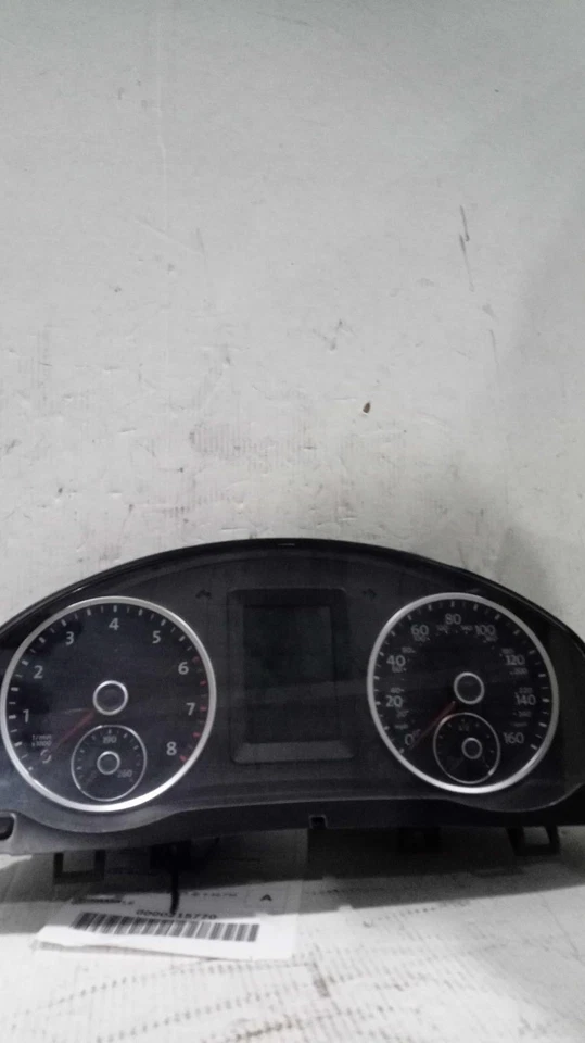 2017 Volkswagen Tiguan Speedometer Gauge OEM White 96K Miles NJ25-18076-452170 - Изображение 2 из 3