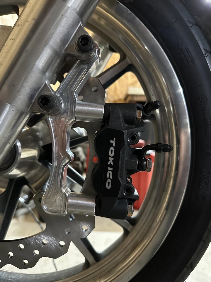 Suportes de pinça de freio dianteiro radial Harley Davidson PRETO - Imagem 4 de 4