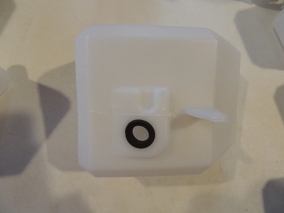 Новый резервуар омывателя ветрового стекла 1967-1968 Plymouth Fury - Изображение 3 из 3